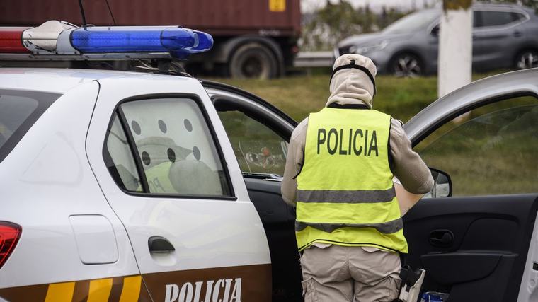 Accidente fatal en San José: dos personas que viajaban en moto murieron tras chocar contra un auto en Ruta 1