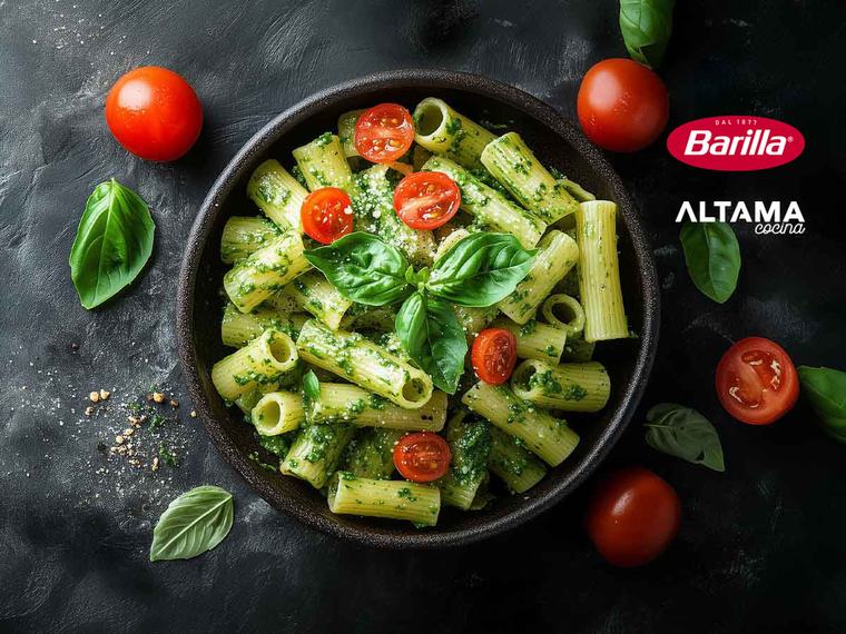 Cocina con Barilla Rigatoni con pesto y vegetales asados: una receta llena de color y sabor